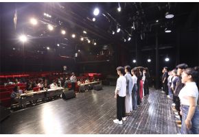 美女鸡鸡视频网站高三年级表演专业举行阶段考试